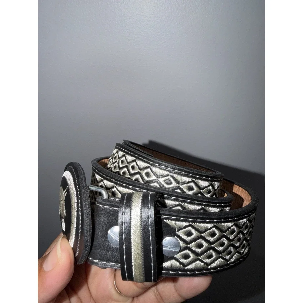Vintage Leather Mexican Belt  Size 26 YAC  BLACK AND WHITE Pony Horse Bronco